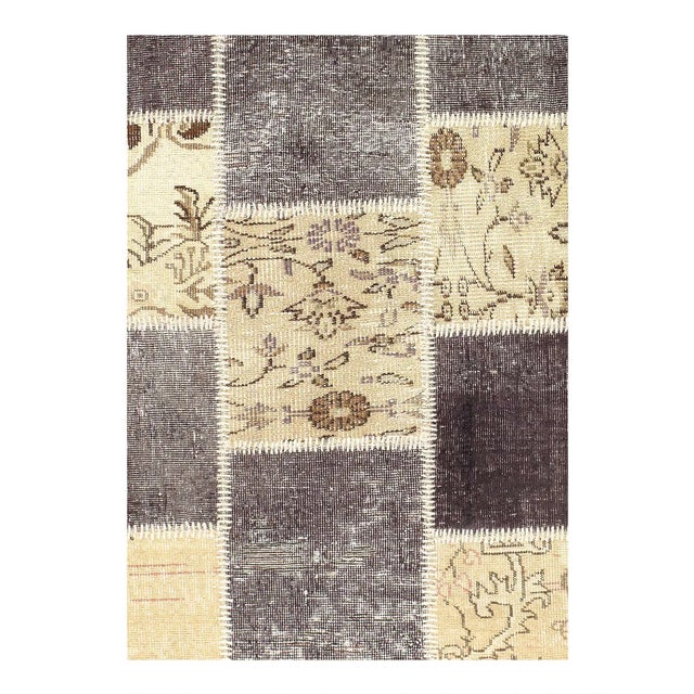 The vintage patchwork design will give your home a sophisticated style. Contemporary design. 100% Lamb's Wool. With a...