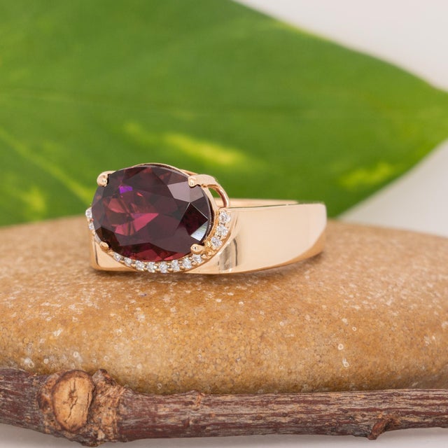 3.7ct Burgundy Tourmaline Ring With Natural Diamonds Accents: Solid 14k Gold, Size 6.75 For Sale In Columbus - Image 6 of 8