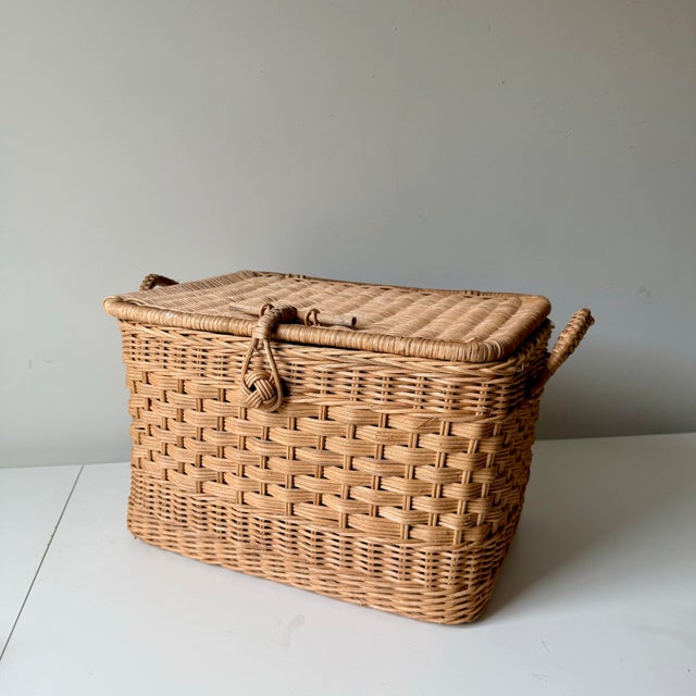 Mid-Century Modern 1970s Wicker Two Handle Lidded Basket For Sale - Image 3 of 9