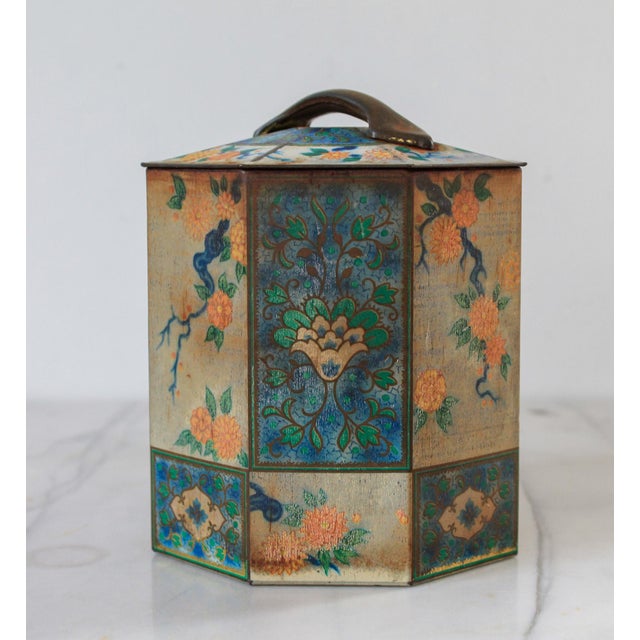 Chinoiserie Vintage Octagonal Chinoiserie Style Tin For Sale - Image 3 of 10