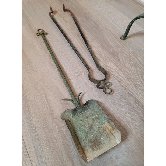 Verdigris Antique French Art Deco Period Wrought Iron Fireplace Set - Tools Andirons Firescreen For Sale - Image 8 of 11