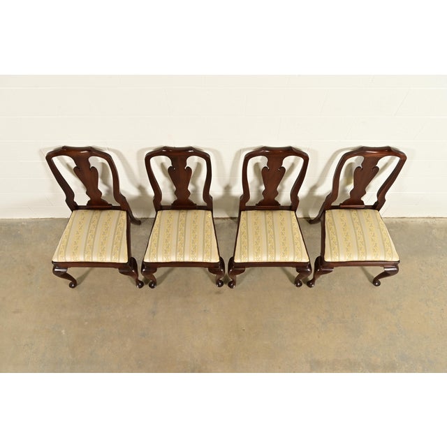 Late 20th Century Henkel Harris Queen Anne Solid Mahogany Dining Chairs, Set of Four For Sale - Image 5 of 14