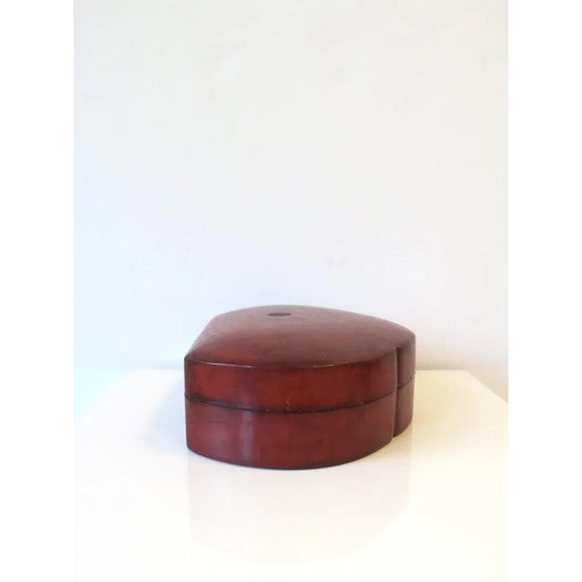 Italian Leather Jewelry Box With Scalloped Design For Sale - Image 10 of 13