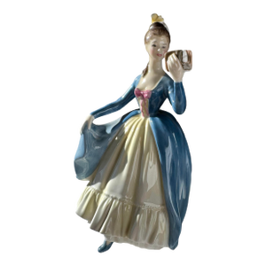 1956 Royal Doulton Figurine ~ "Leading Lady" ~ Hn 2269