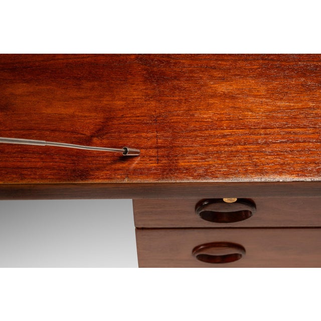 Rare Restored Substantial Mid-Century Modern Executive Desk in Walnut by Edward Wormley for Dunbar, Usa, C. 1950s For Sale - Image 10 of 18