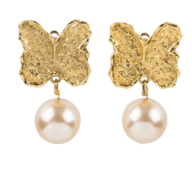 Guy Laroche Gilt Metal Butterfly Clip Earrings with Pink Pearl - 2 Pieces For Sale