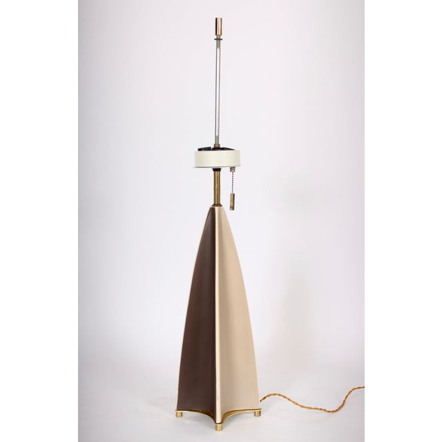 Metal 1950s Gerald Thurston Lightolier Porcelain "Fin" Table Lamp For Sale - Image 7 of 13