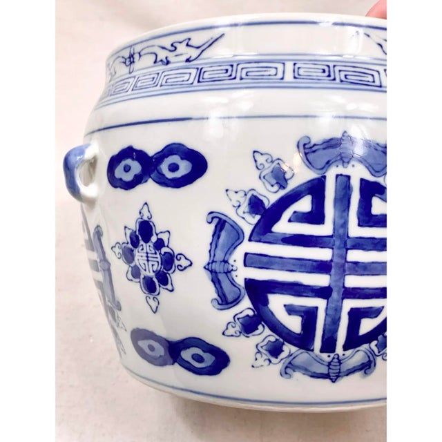 Chinese Mid-20th Century Chinese Blue & White Porcelain Kamcheng Jar With Foo Dog Lid For Sale - Image 3 of 5
