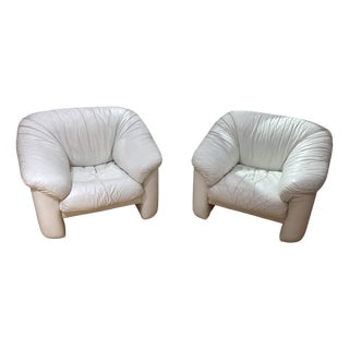 White Leather Armchairs, 1970s, Set of 2 For Sale
