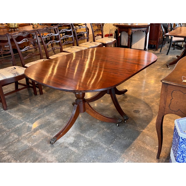 19th Century Mahogany Triple Pedestal Dining Table For Sale - Image 4 of 18