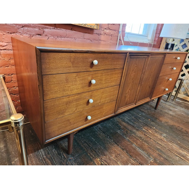 Brown Drexel Declaration Mid 20th Century Modern 11 Drawer Lowboy Dresser For Sale - Image 8 of 18