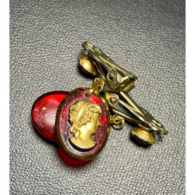 Hollywood Regency 1950s Unsigned Coro Style Victorian/Neoclassical Revival Gold Cameo Cip-Back Earrings For Sale - Image 3 of 6