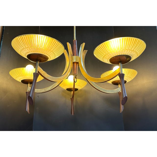 1960s Midcentury Modern Wood and Brass 5-Light Chandelier With Starburst Shades For Sale In New York - Image 6 of 12