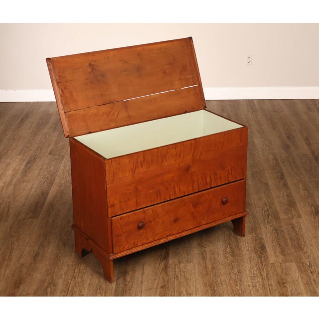 Farmhouse Antique American Country Birdseye Maple Blanket Chest With Lower Drawer For Sale - Image 3 of 18