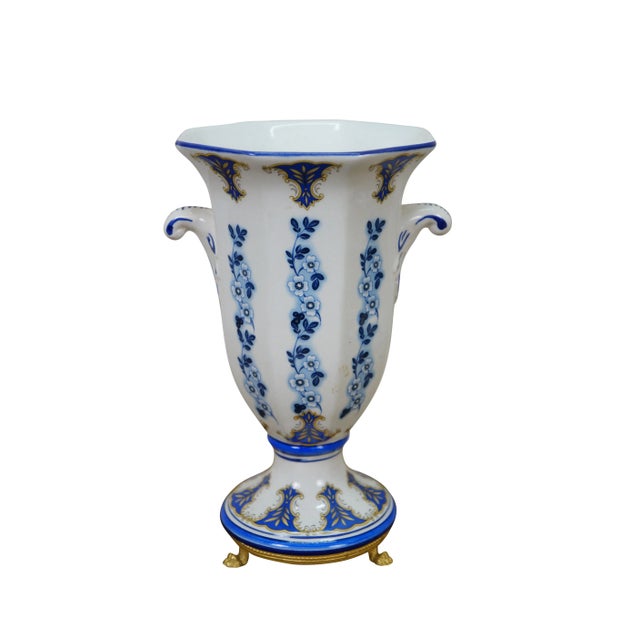 Neoclassical Mid 20th Century 2 Jb Hirsch Corsi Italian Blue & White Floral Porcelain Mantel Vases Urns 9" For Sale - Image 3 of 16
