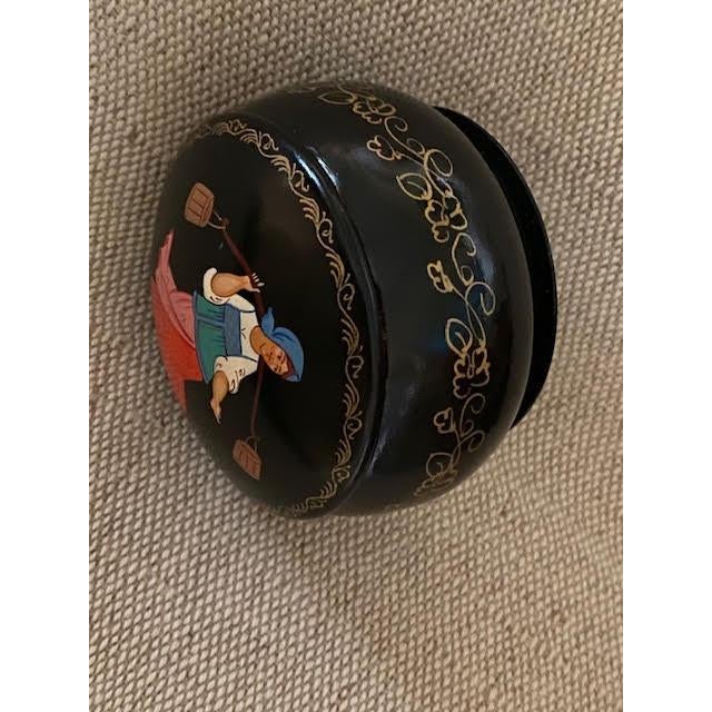 1980s Vintage Hand Painted Lacquer Lidded Tin Trinket Round Box, Signed & Dated '87 For Sale - Image 4 of 11