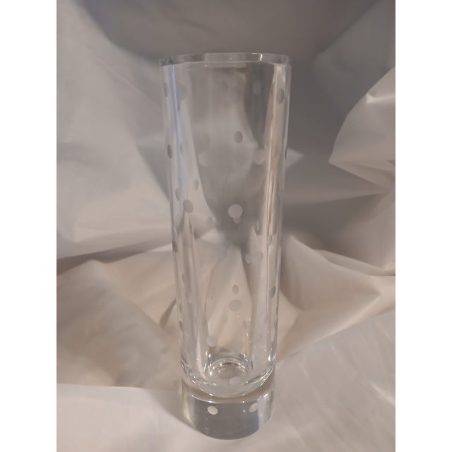 Kate Spade and the Lenox company created the perfect vase. This vase will add to the elegance of your home or office. It's...
