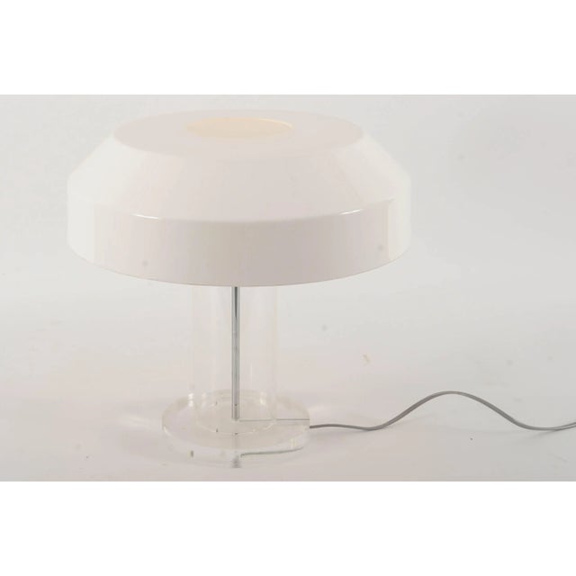 Aldo van den Nieuwelaar, best known for his Amsterdammer cupboard series, was commissioned by ABN Bank to design a table...