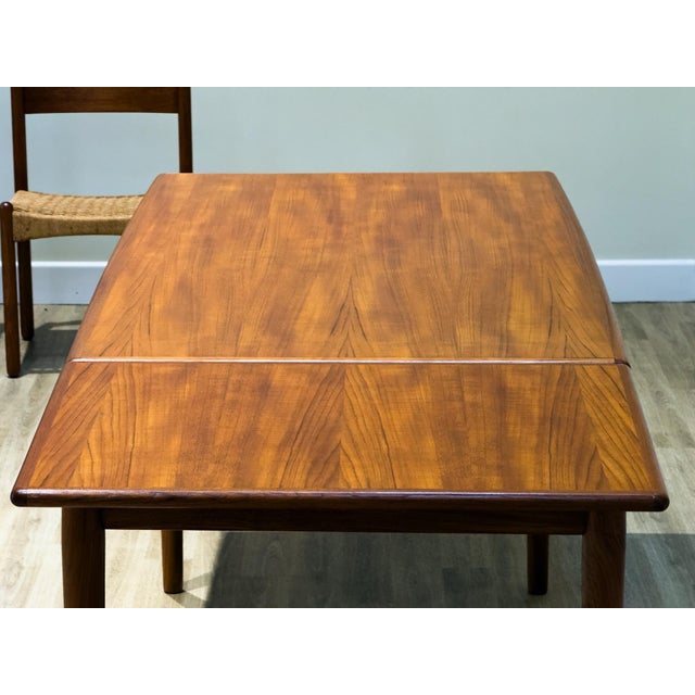 Mid-Century Modern Danish Teak Extending Dining Table by Johannes Andersen for Heals, 1960s For Sale - Image 15 of 17