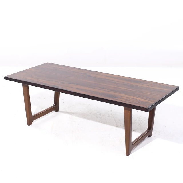 Peter Hvidt Style Mid Century Danish Rosewood Coffee Table For Sale In Chicago - Image 6 of 8