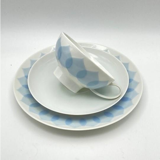 Vintage Bjorn Wiinblad “Lotus Azure” for Rosenthal Studio-Line Coffee & Dessert Service for 12: Complete 40-Piece Set For Sale - Image 11 of 18
