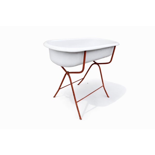 Mid-Century Modern Hungarian Enamel Baby Bath on Red Metal Stand, 1950s For Sale - Image 4 of 9