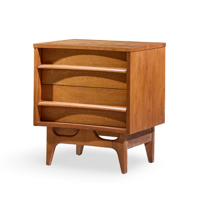 Brown Young Manufacturing Mid Century Walnut Curved Front Nightstands - Pair For Sale - Image 8 of 11