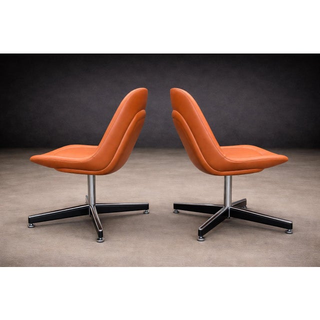 Pair of “Pollock” Armchairs by Forma, Aluminum & Leather, Brazil, 1970s - Lot 153 For Sale - Image 10 of 15