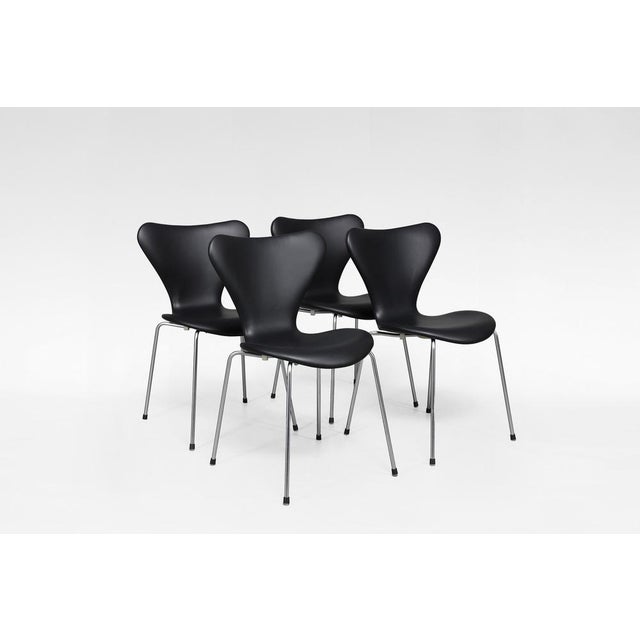 Black Leather Series 7 Dining Chairs by Arne Jacobsen for Fritz Hansen, Set of 4 For Sale - Image 9 of 9