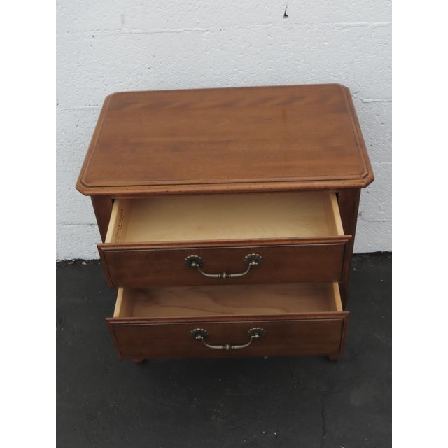 1970s Ethan Allen French Distressed Nightstand End Side Table 6429 For Sale - Image 5 of 18