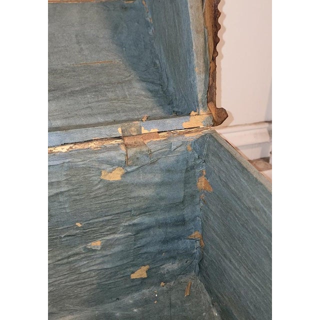 19th Century Cowhide Buggy Trunk For Sale - Image 9 of 9