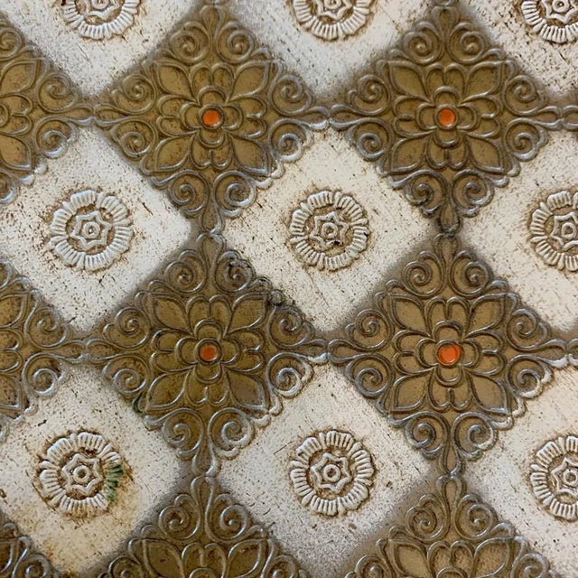 Gold Large Vintage Florentine Round Gold and White Checkerboard Wooden Tray For Sale - Image 8 of 9