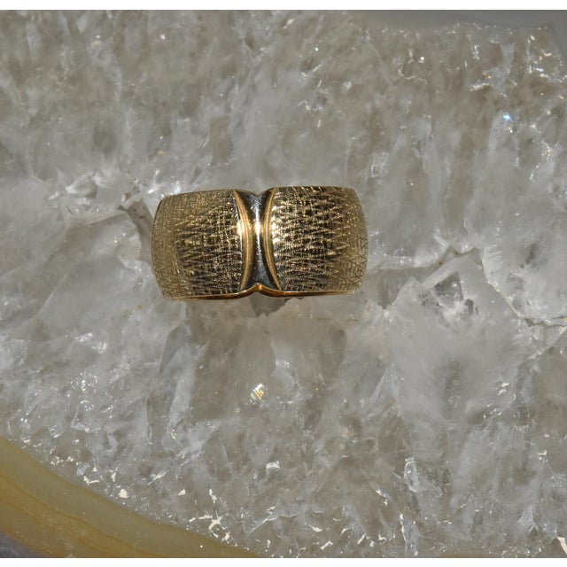 Vintage Wide 14k Yellow Gold Textured Band Ring Ladies Jewelry Sz 6.25 For Sale - Image 9 of 10