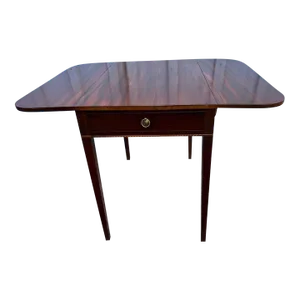 Antique Federal Inlaid Mahogany Inlaid Drop-Leaf Pembroke Side Table. Circa 18th Century.