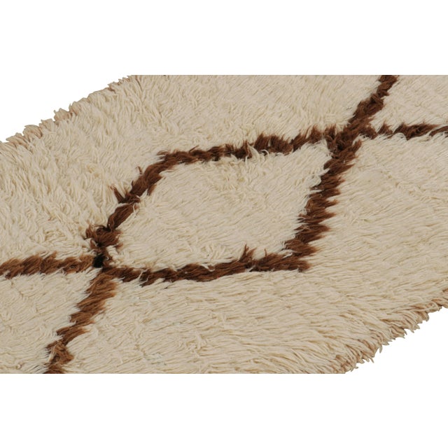 1950s Vintage Moroccan Runner Rug in Beige With Brown Diamond Pattern From Rug & Kilim For Sale - Image 5 of 7