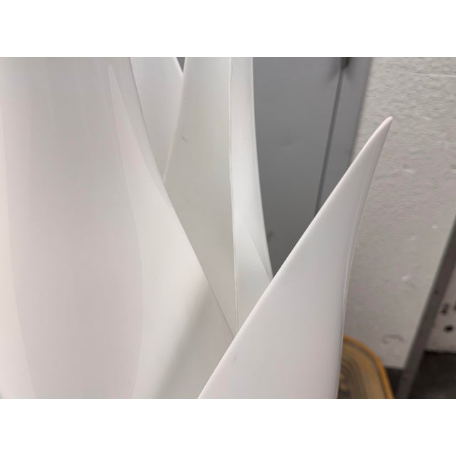 Roger Rougier Grand Acrylic Tulip Lamps, Circa 1970's Pair For Sale In San Francisco - Image 6 of 12