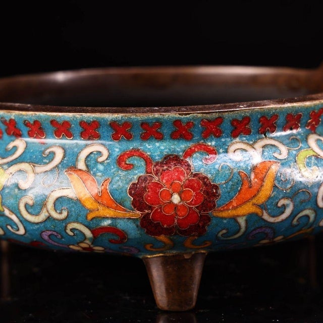 1980s Cloisonné Tripod Censer With Upright Ears - Blue Floral Enamel For Sale In Los Angeles - Image 6 of 10
