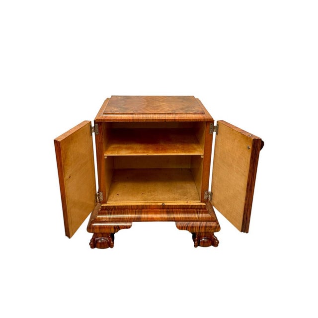 Art Deco Cabinet in Walnut and Walnut Root Veneer, Central Europe, 1930s For Sale - Image 11 of 12