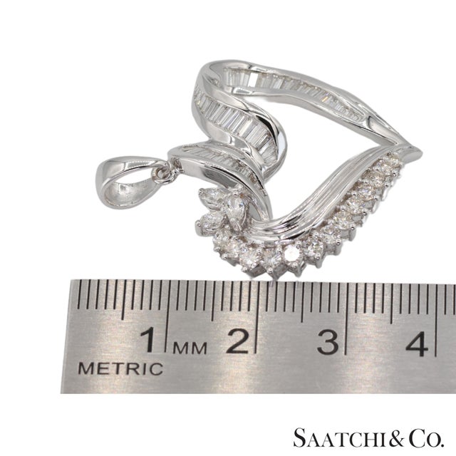 18k (750) White Gold Natural Diamond Heart Shape Pendant With Chain For Sale - Image 11 of 11