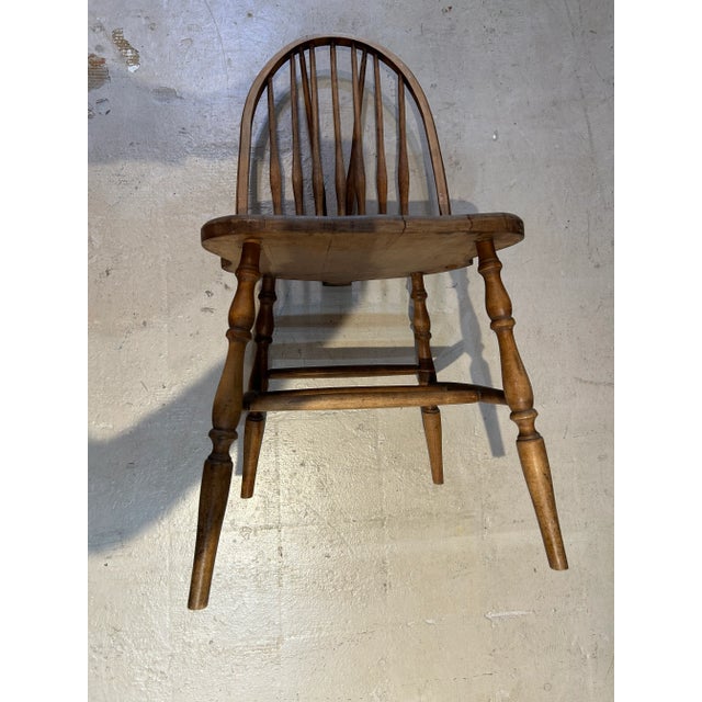 American 1970s American Arts and Crafts Oak Fiddleback Windsor Chair For Sale - Image 3 of 9