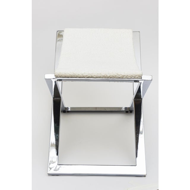 Karl Springer Vintage Chrome Plated Steel X Frame Bench With White Boucle Sling Cushion 1980's For Sale - Image 4 of 12