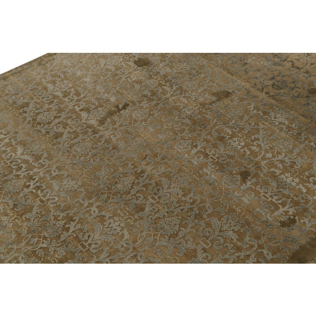 Hand-knotted in a fine blend of wool & silk, a 9x12 contemporary rug from our Modern Classics collection. On the Design:...