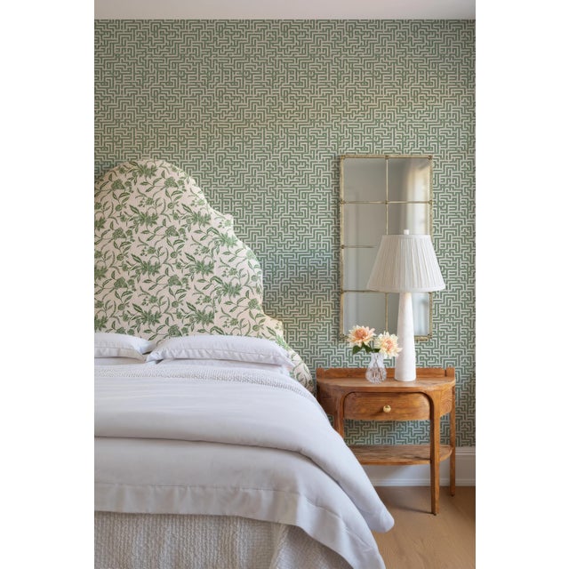 Contemporary Bronte Ribbon Maze Traditional Wallpaper – Box Hedge Green 3 Yard Roll For Sale - Image 3 of 8
