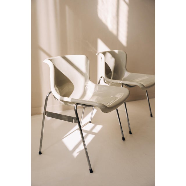 Metal Space Age Ivory Chairs from Artifort, Set of 4 For Sale - Image 7 of 8