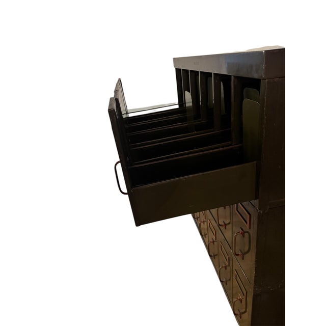 1900-1909 2-Piece Shaw-Walker Card Catalog on Globe-Wernicke Base For Sale In Pittsburgh - Image 6 of 9