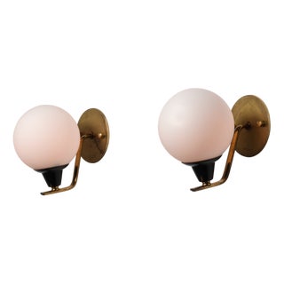 Vintage Italian Wall Sconces in Brass and Opaline Glass, 1950s, Set of 2 For Sale