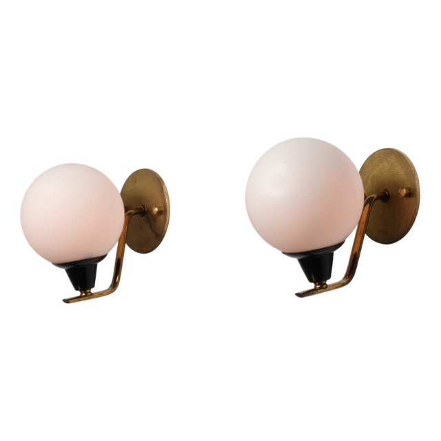 Vintage Italian Wall Sconces in Brass and Opaline Glass, 1950s, Set of 2 For Sale