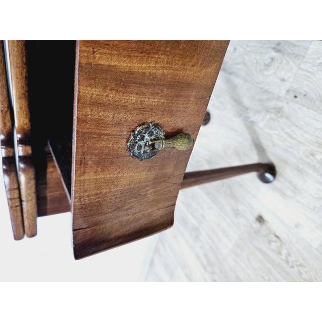Antique Game Table in Walnut, 1800s For Sale - Image 4 of 18