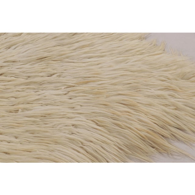 Traditional Vintage Turkish Tulu Rug, Beige Wool With Soft Pile - Rug & Kilim For Sale - Image 3 of 7