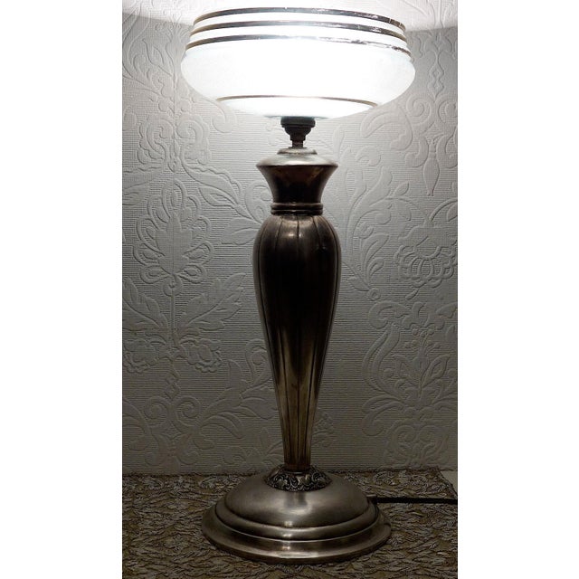 French Silver and Glass Shade Table Lamp from Unbekannt, 1920s For Sale - Image 10 of 12